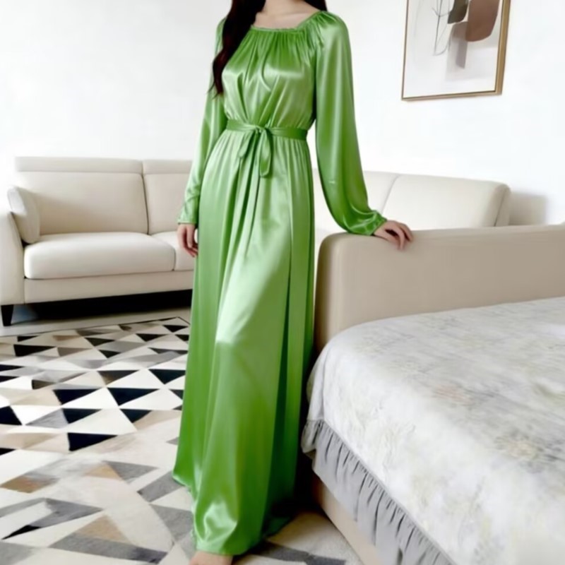 光沢のあるアイスシルクナイトローブ（ベルト付き）ユニセックス - Robe Silk Women のレビューと価格
