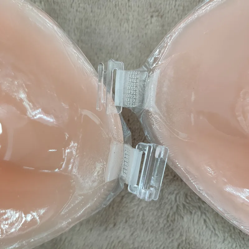 NuBra シリコンブラ 女性用 - 粘着式バックレスストラ - Silicone Bra Adhesive のレビューと価格